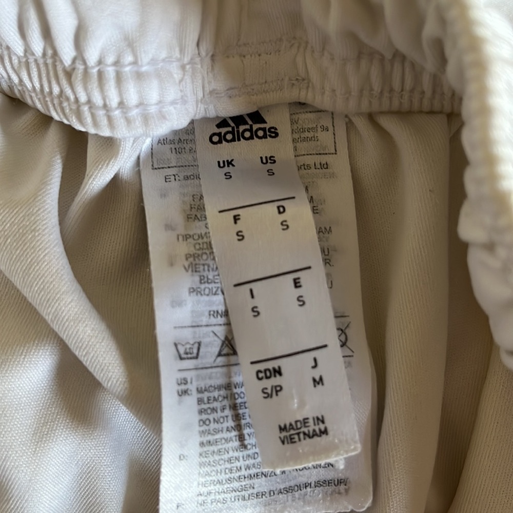 Shorts - Picture 3 of 3